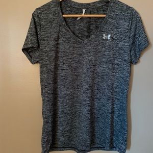 Under Armour V neck workout size large